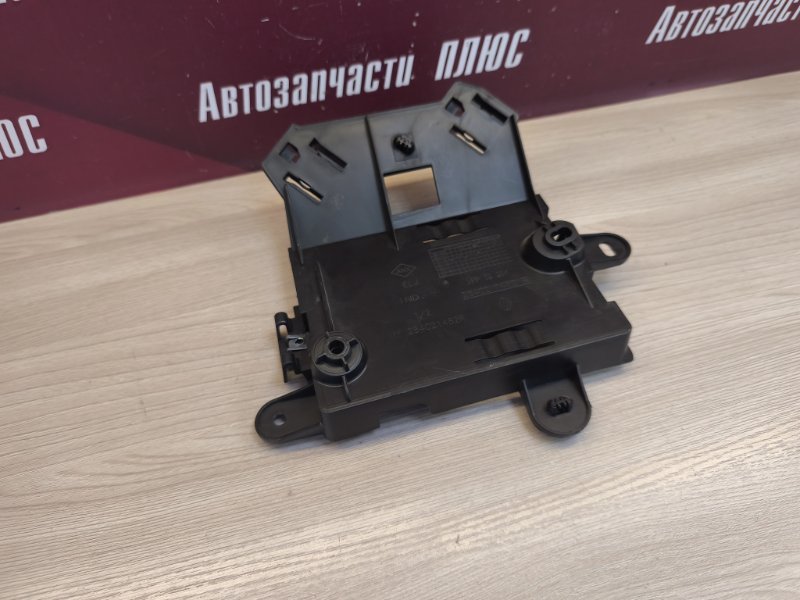 Кронштейн блока комфорта