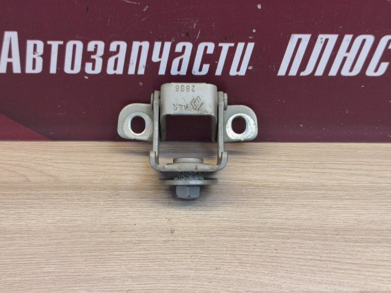 Петля двери багажника