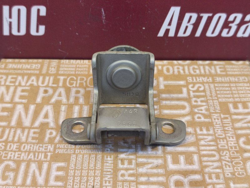 Петля двери багажника