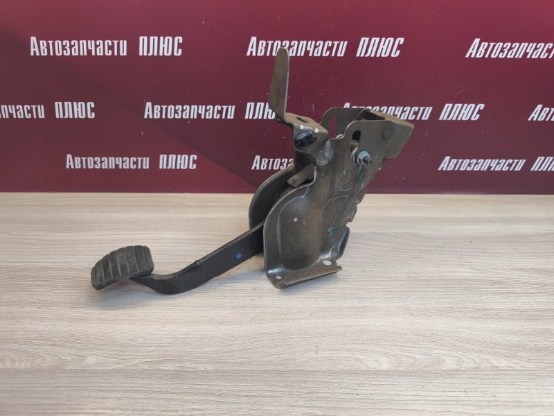 Педаль тормоза