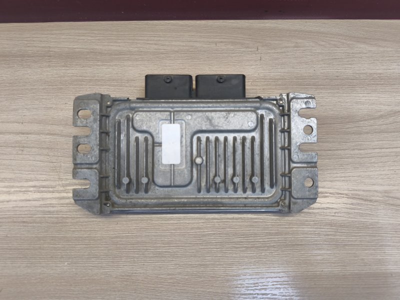 Блок управления двигателем