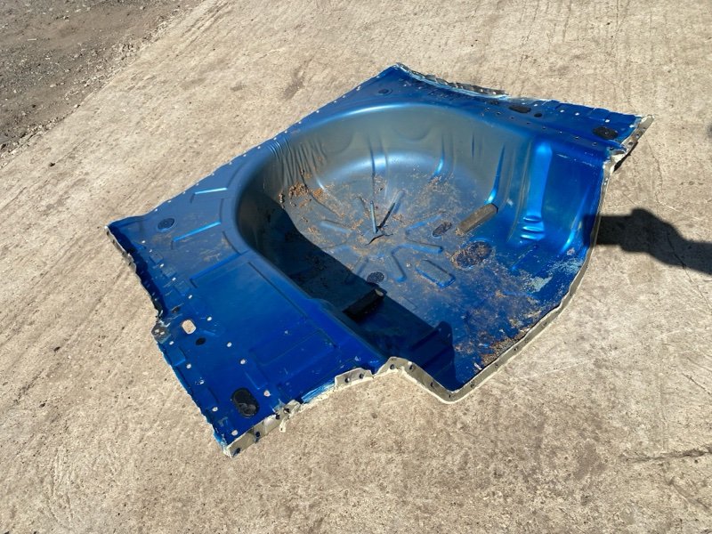 Ниша запасного колеса