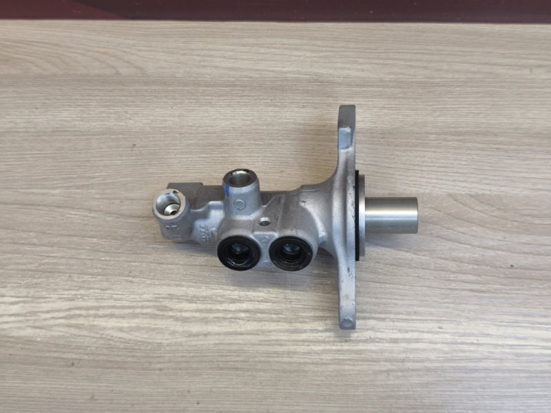 Главный тормозной цилиндр