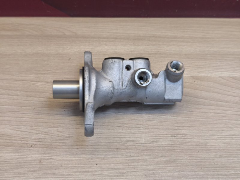 Главный тормозной цилиндр