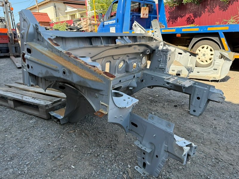 Передняя часть кузова