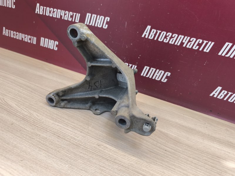 Кронштейн опоры двигателя