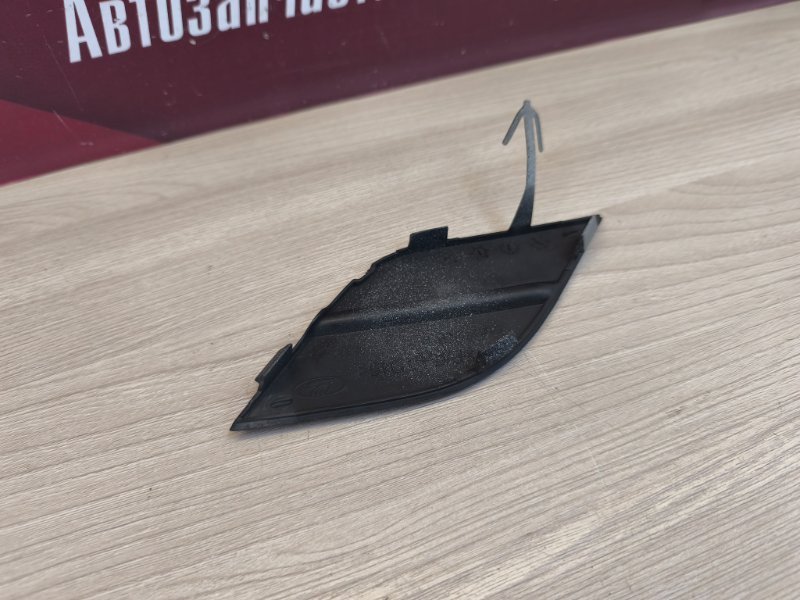 Заглушка буксировочного крюка