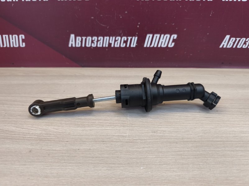 Главный цилиндр сцепления
