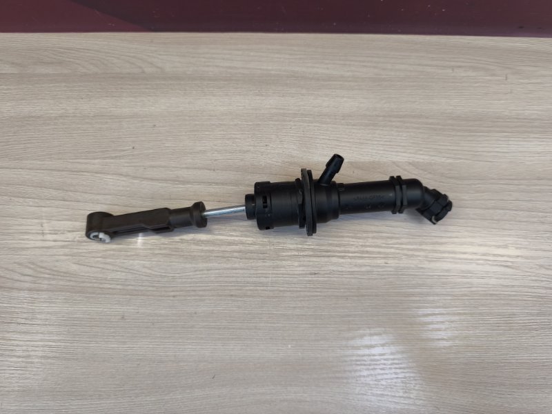 Главный цилиндр сцепления