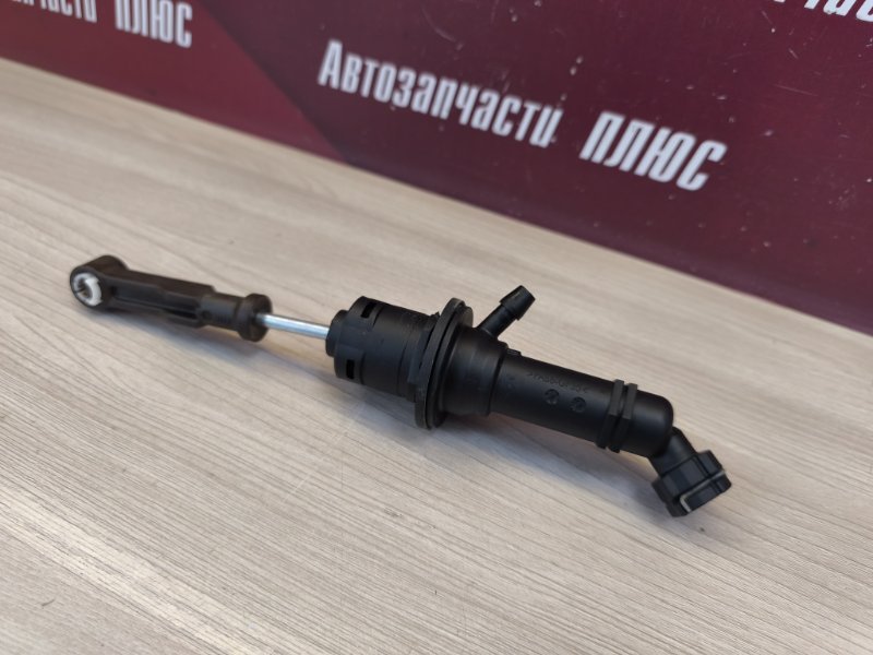 Главный цилиндр сцепления