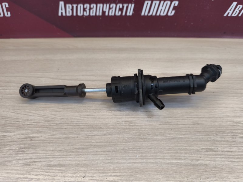 Главный цилиндр сцепления