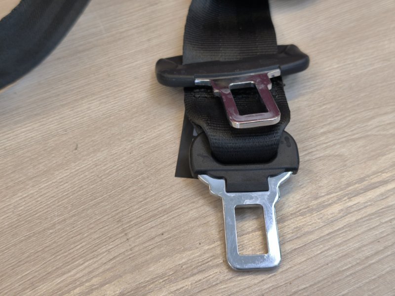 Ремень безопасности