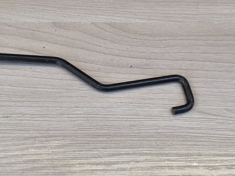 Упор капота