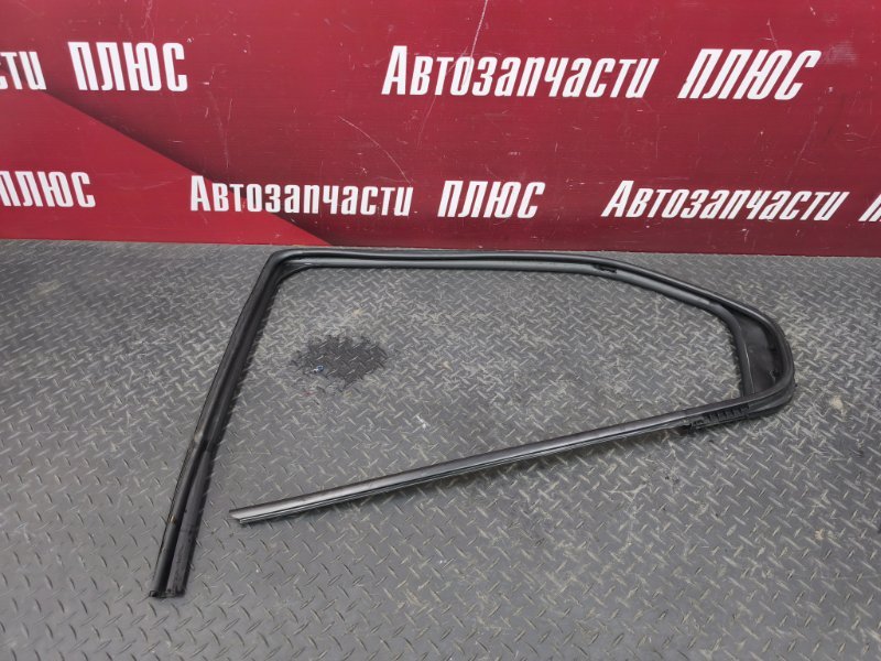 Уплотнитель стекла      двери
