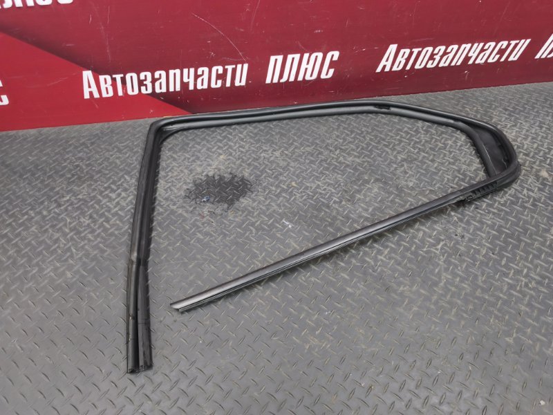 Уплотнитель стекла      двери