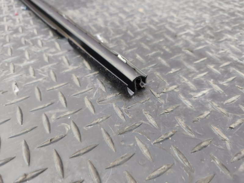 Уплотнитель стекла двери внутренний