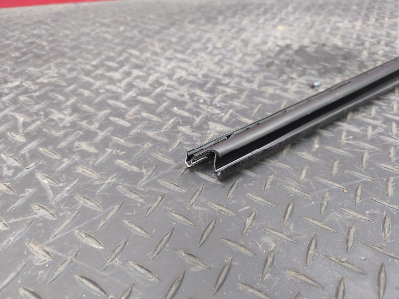 Уплотнитель стекла двери внутренний