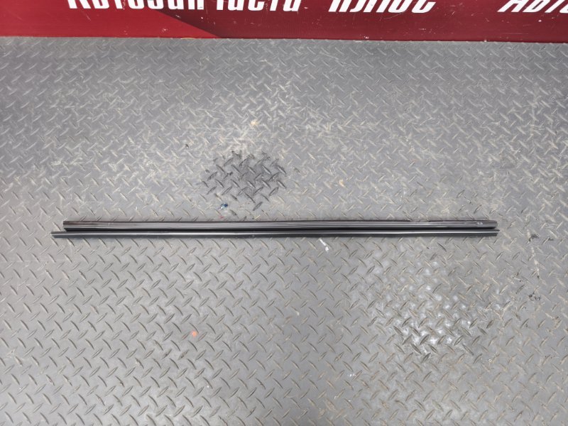 Уплотнитель стекла двери внутренний