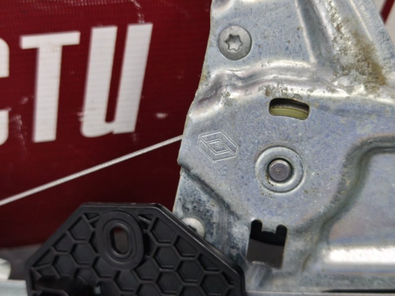 Стеклоподъемник    двери