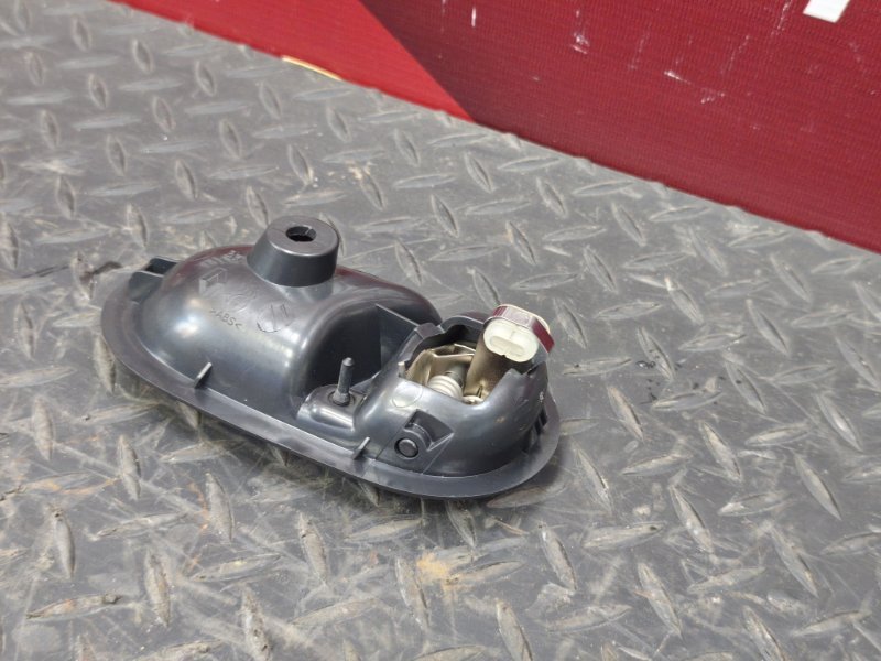 Внутренняя ручка     двери