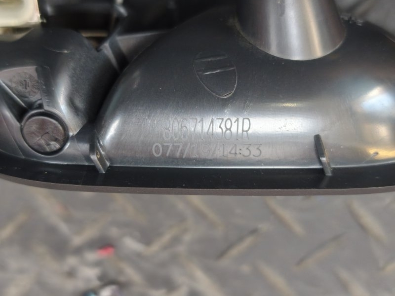 Внутренняя ручка     двери