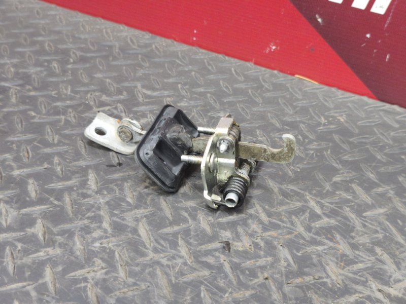 Ограничитель двери