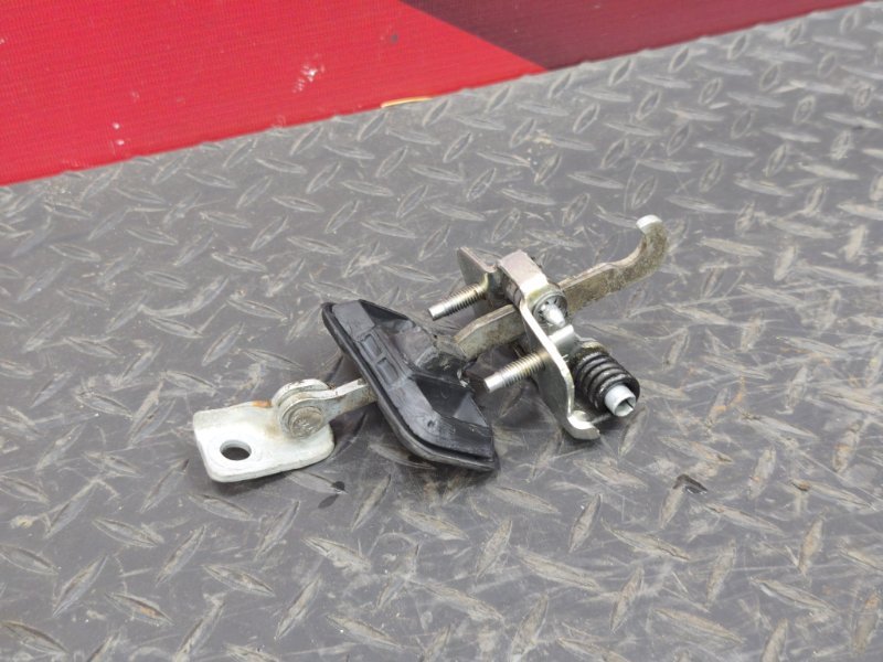 Ограничитель двери