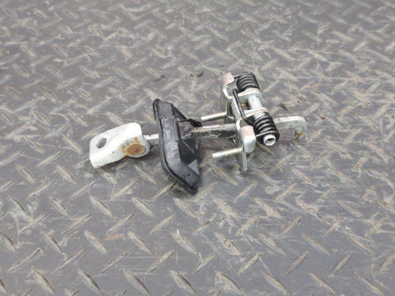 Ограничитель двери