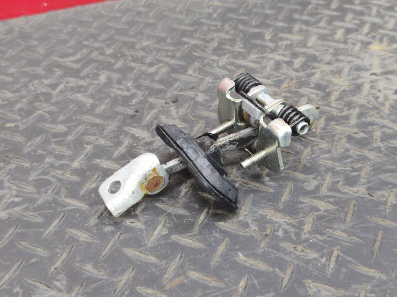 Ограничитель двери