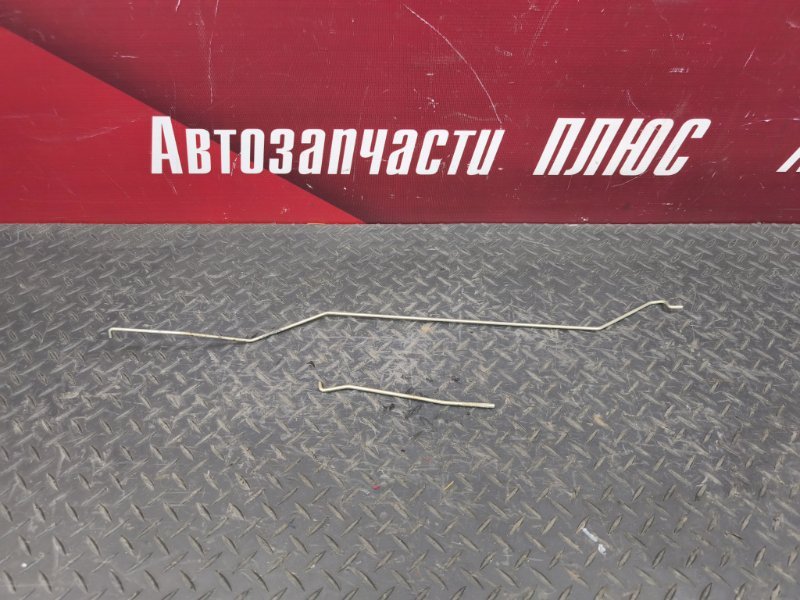 Тяга замка двери