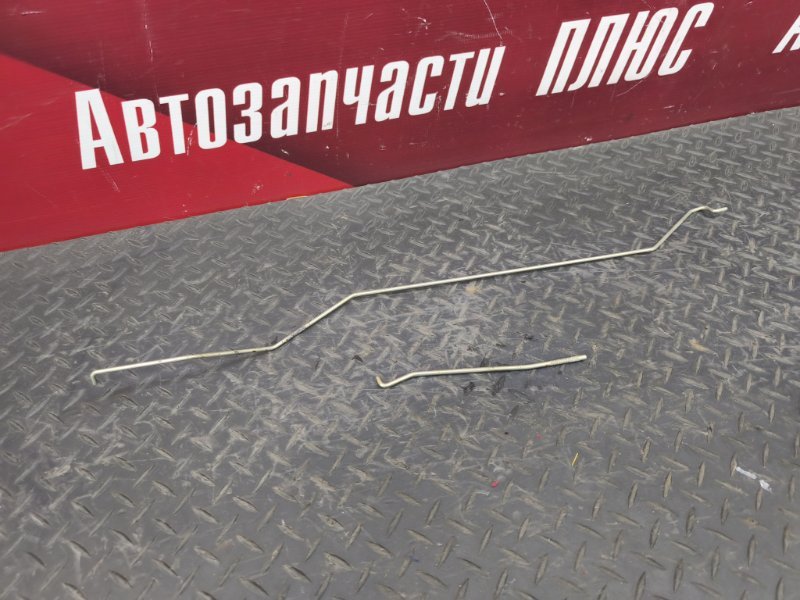 Тяга замка двери