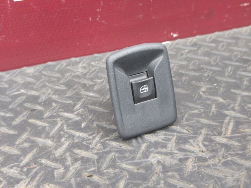 Кнопка стеклоподъемника