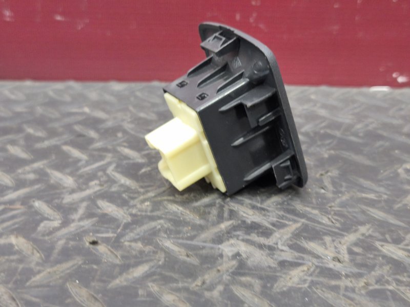 Кнопка стеклоподъемника