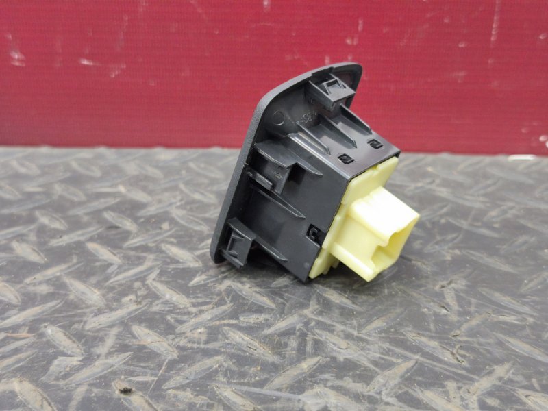 Кнопка стеклоподъемника