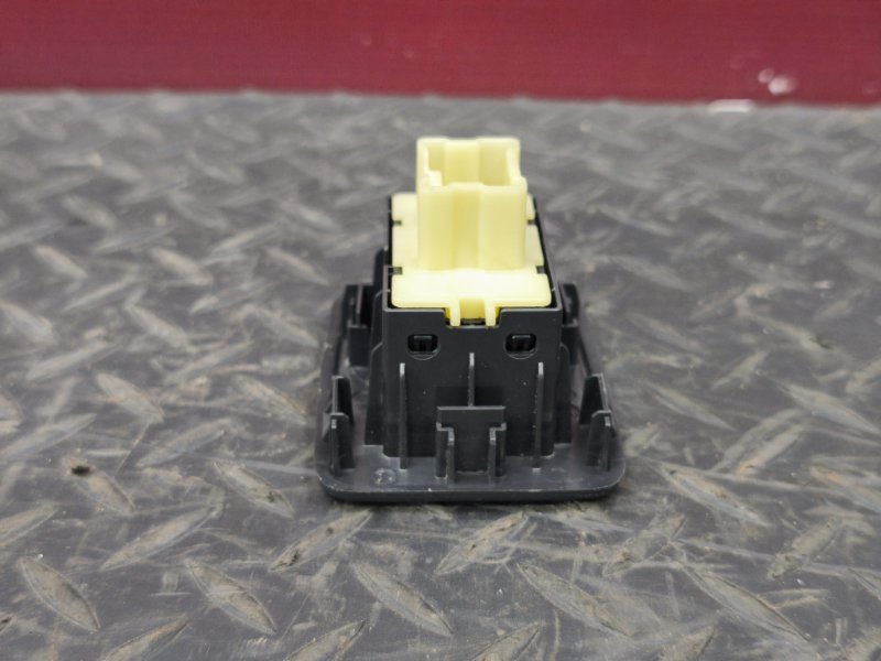 Кнопка стеклоподъемника