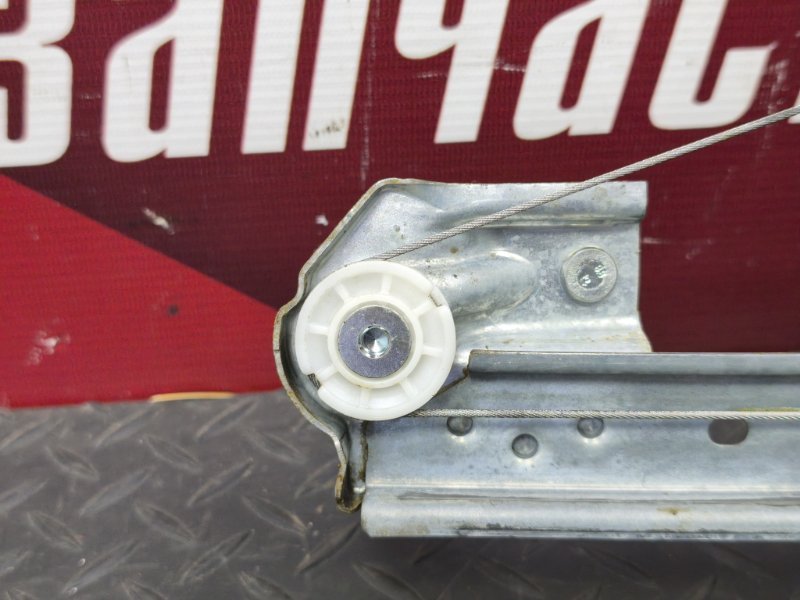 Стеклоподъемник    двери