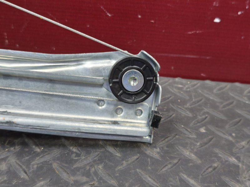 Стеклоподъемник    двери