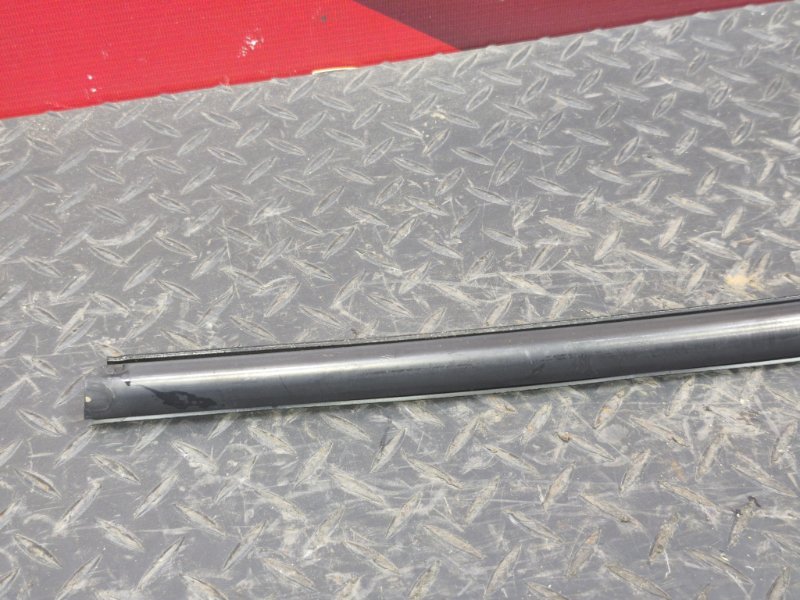 Уплотнитель стекла двери внешний