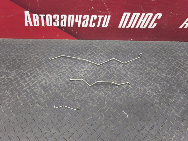 Тяга замка двери