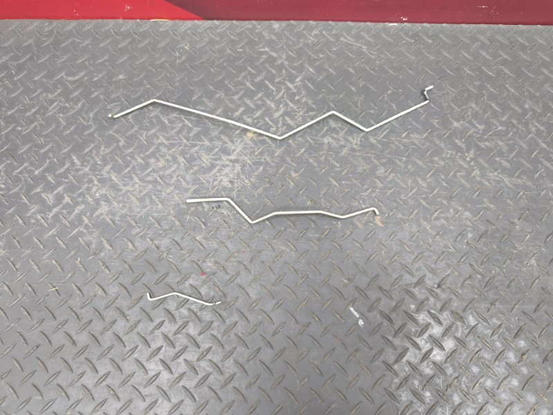 Тяга замка двери