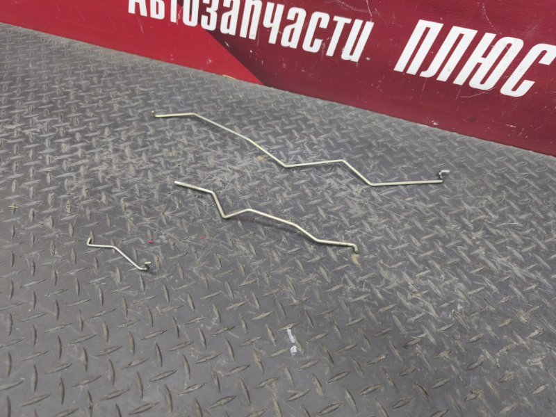 Тяга замка двери