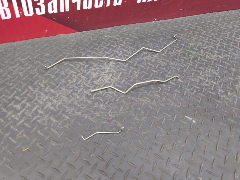 Тяга замка двери