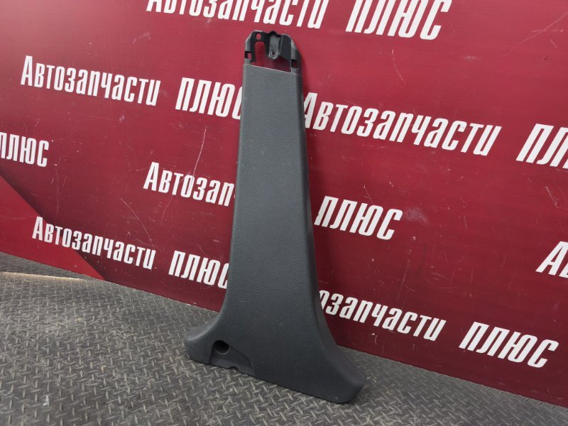 Обшивка средней стойки