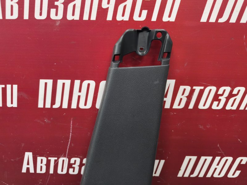 Обшивка средней стойки