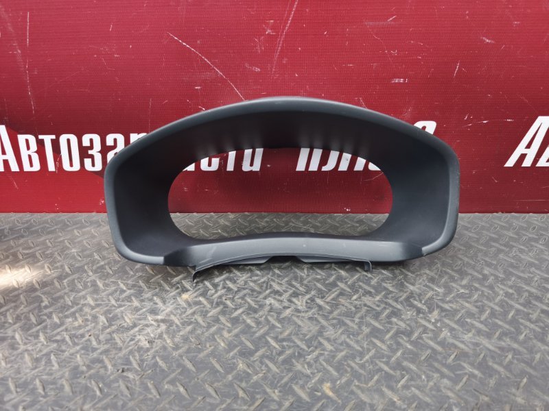 Козырек щитка приборов