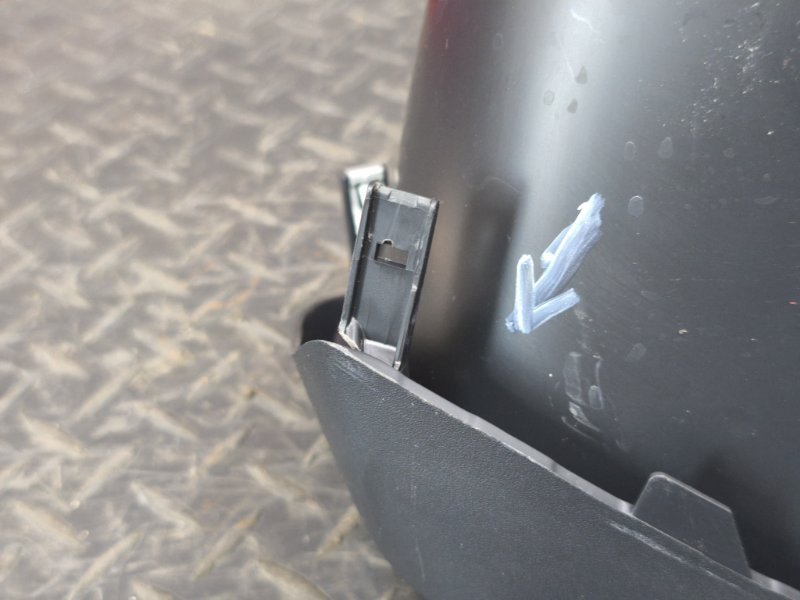 Козырек щитка приборов