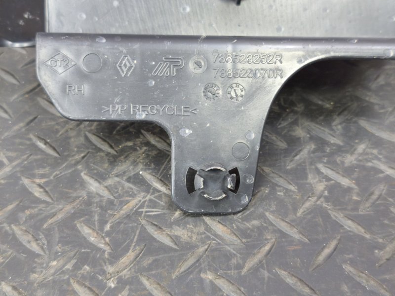 Кронштейн бампера