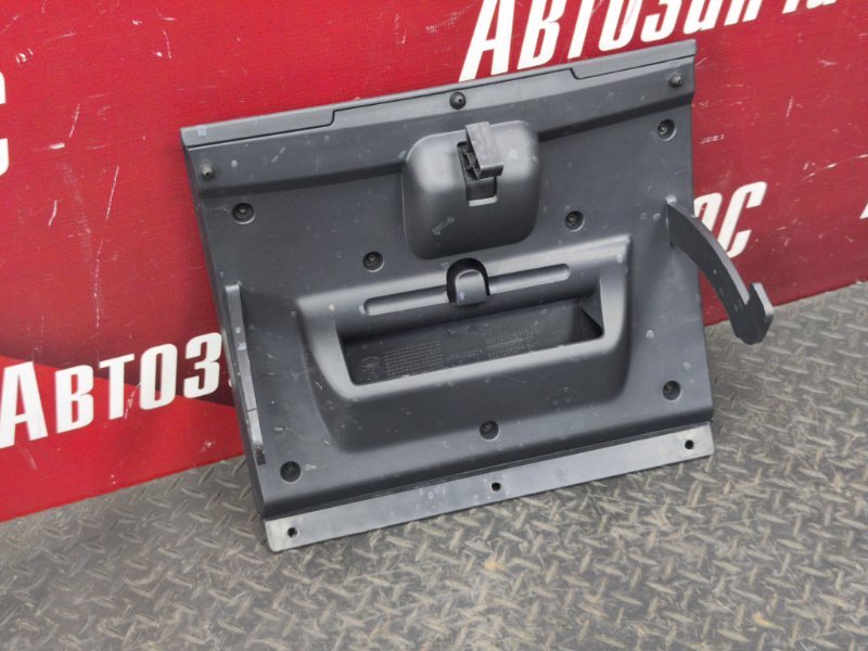 Крышка бардачка