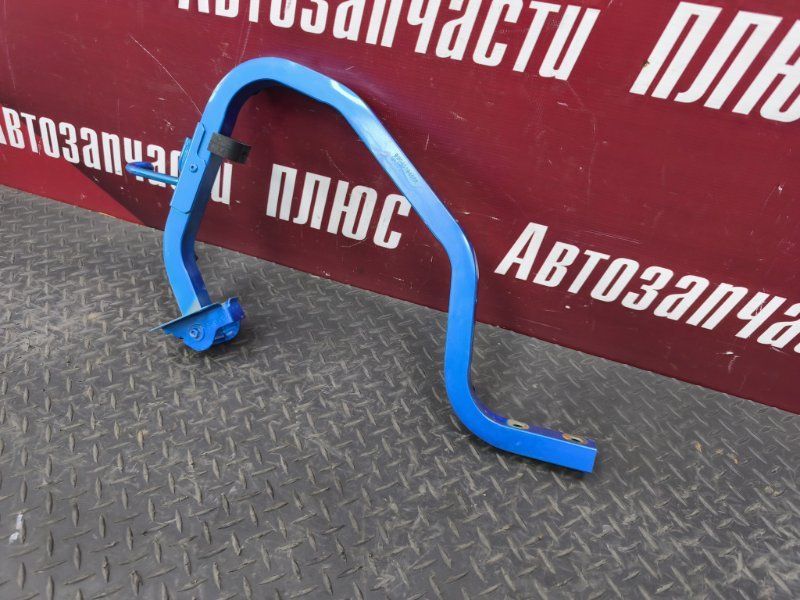 Петля крышки багажника