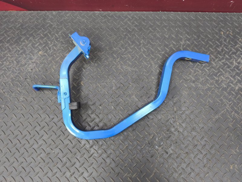 Петля крышки багажника